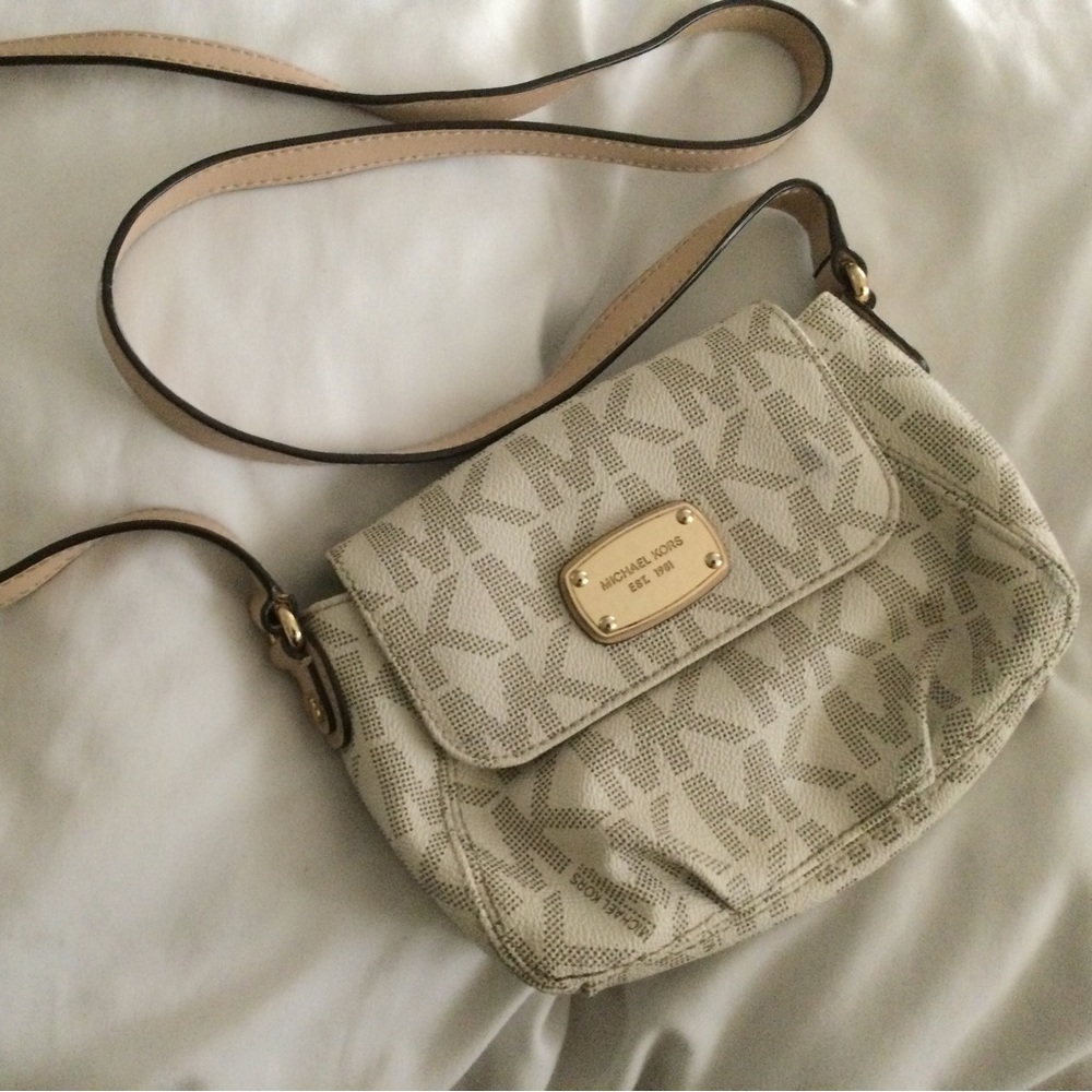 Micheal Kors Crossbody purse